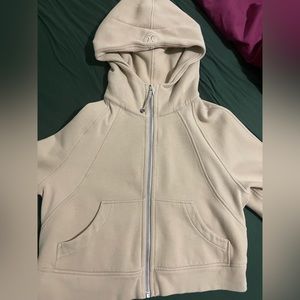 Lululemon Scuba hoodie, full zip in trench. Size XS/S.